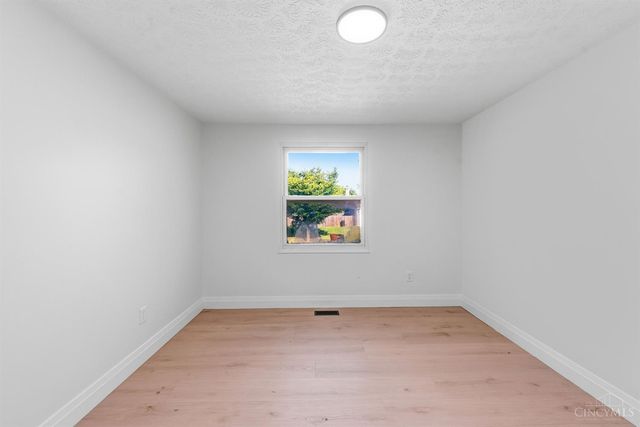 1403 Kingsbury Drive, Forest Park, OH 45240