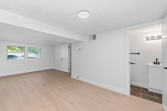 1403 Kingsbury Drive, Forest Park, OH 45240