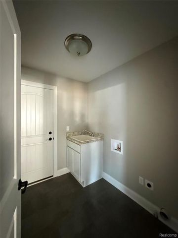 1054 Camellia Circle 44, Howell, MI 48843