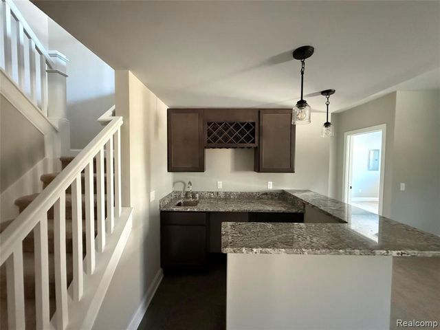 1054 Camellia Circle 44, Howell, MI 48843