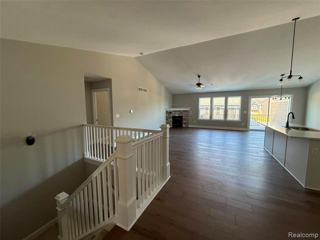 1054 Camellia Circle 44, Howell, MI 48843