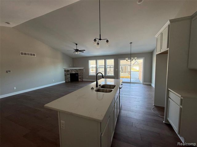 1054 Camellia Circle 44, Howell, MI 48843