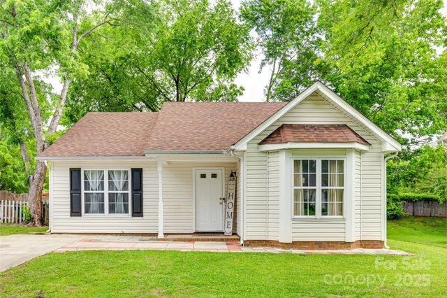 7442 Crestside Lane, Charlotte, NC 28227