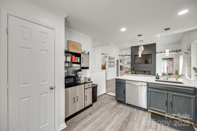 7442 Crestside Lane, Charlotte, NC 28227