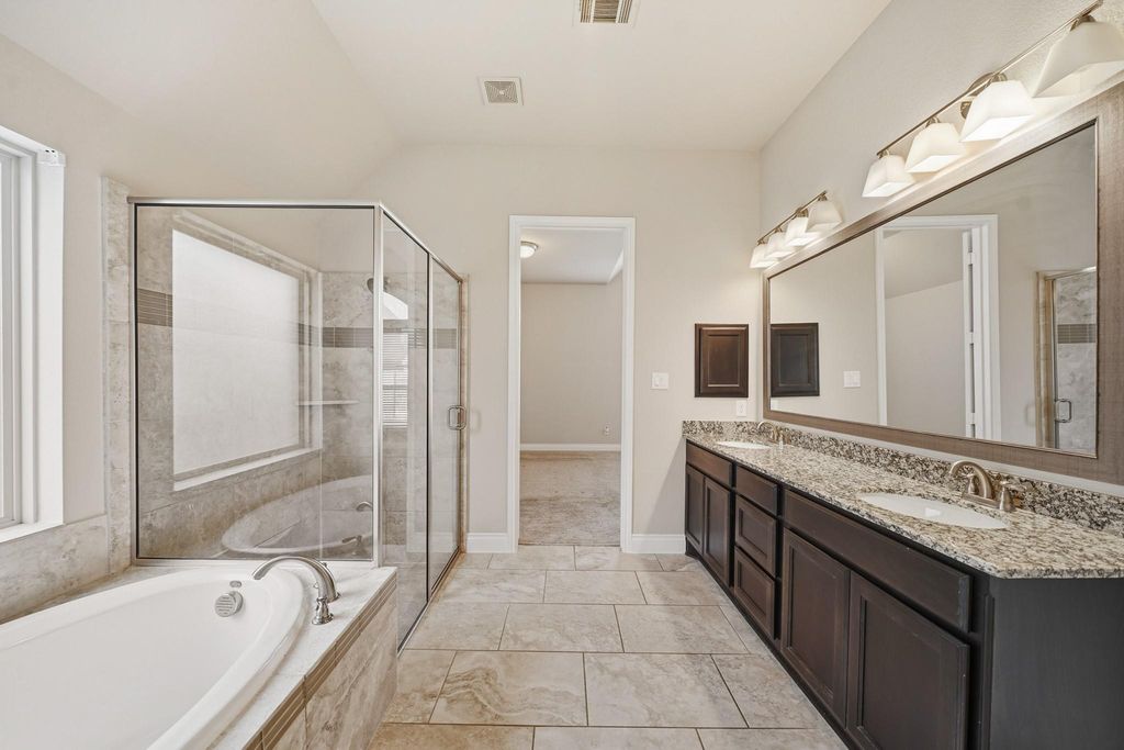 Image 17 of property listing at 6406 Kingston Valley Trail, Katy, TX 77493