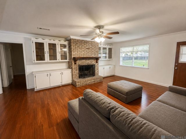 16527 Pernecia Ave, Greenwell Springs, LA 70739