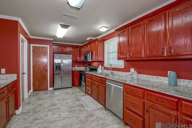 16527 Pernecia Ave, Greenwell Springs, LA 70739
