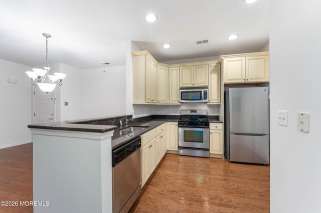 636 Sophee Lane, Lakewood, NJ 08701