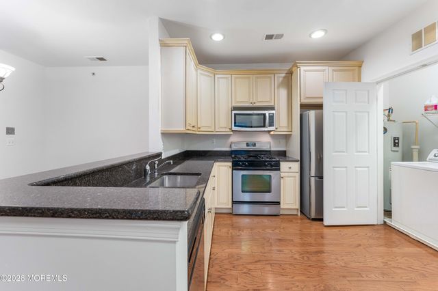 636 Sophee Lane, Lakewood, NJ 08701