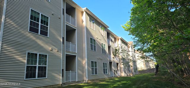 636 Sophee Lane, Lakewood, NJ 08701