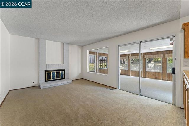124 Chestnut Dr, Hercules, CA 94547