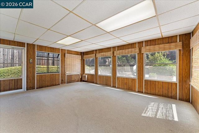 124 Chestnut Dr, Hercules, CA 94547