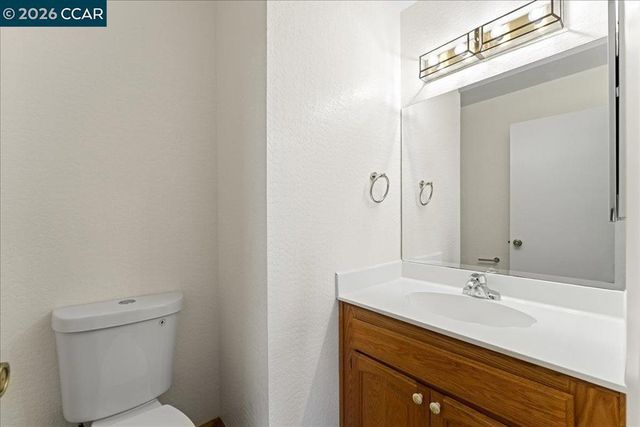 124 Chestnut Dr, Hercules, CA 94547