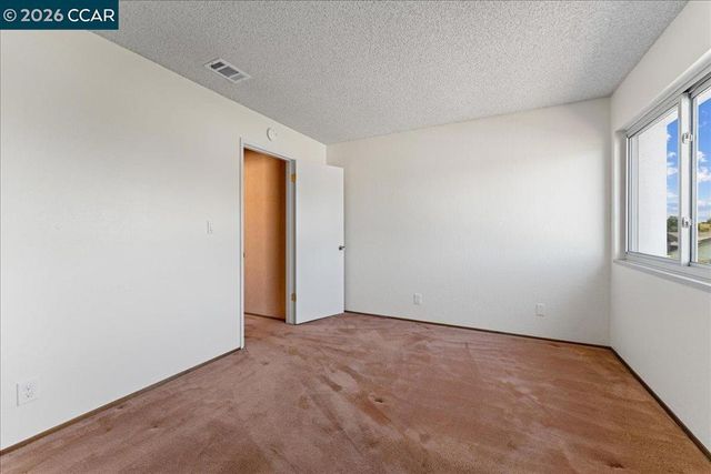 124 Chestnut Dr, Hercules, CA 94547