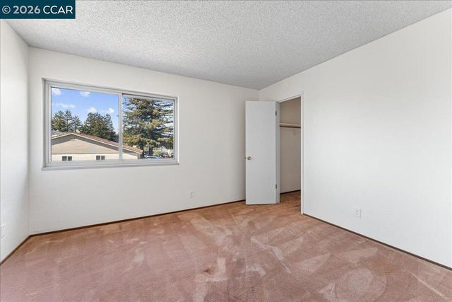 124 Chestnut Dr, Hercules, CA 94547