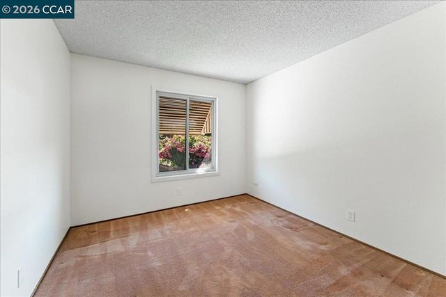 124 Chestnut Dr, Hercules, CA 94547