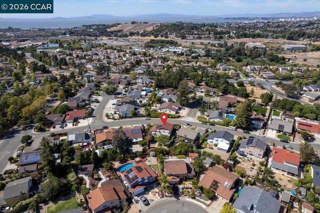 124 Chestnut Dr, Hercules, CA 94547
