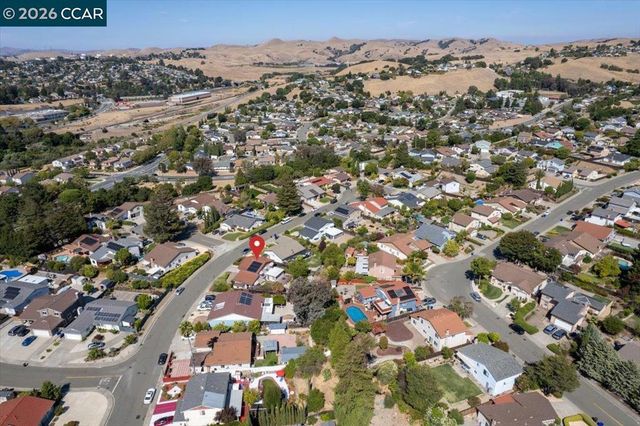 124 Chestnut Dr, Hercules, CA 94547