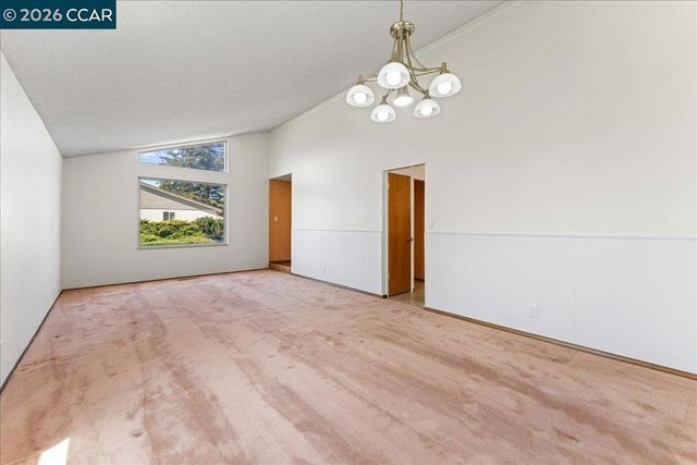 124 Chestnut Dr, Hercules, CA 94547