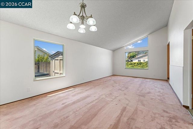 124 Chestnut Dr, Hercules, CA 94547