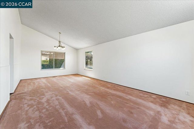 124 Chestnut Dr, Hercules, CA 94547