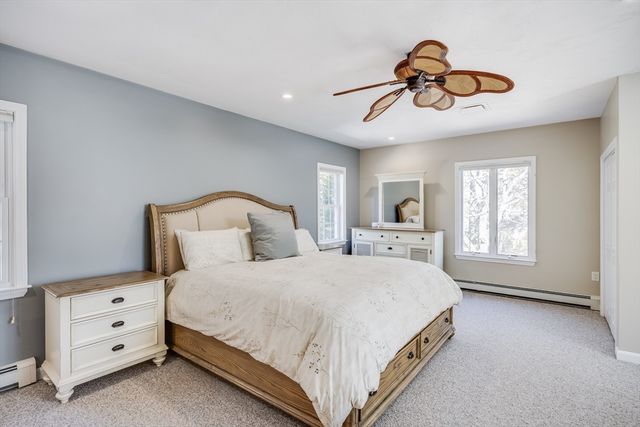 66 Frog Pond Close, Mashpee, MA 02649