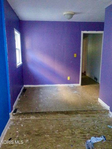 332 E Lake Street, Toledo, OH 43608