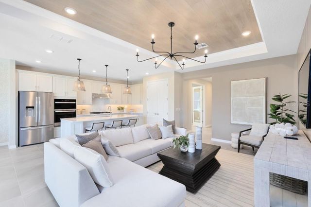 5643 FLAME VINE WAY, St Cloud, FL 34771