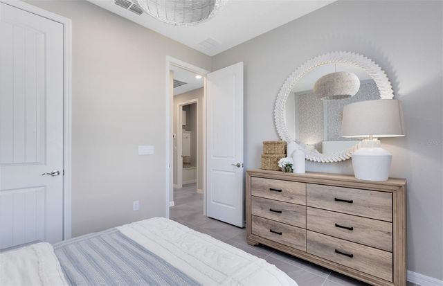 5643 FLAME VINE WAY, St Cloud, FL 34771