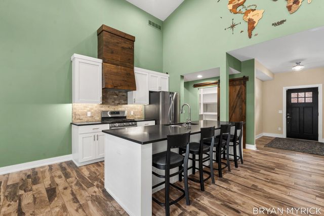 4656 Arbor Trail, Laketown Twp, MI 49423