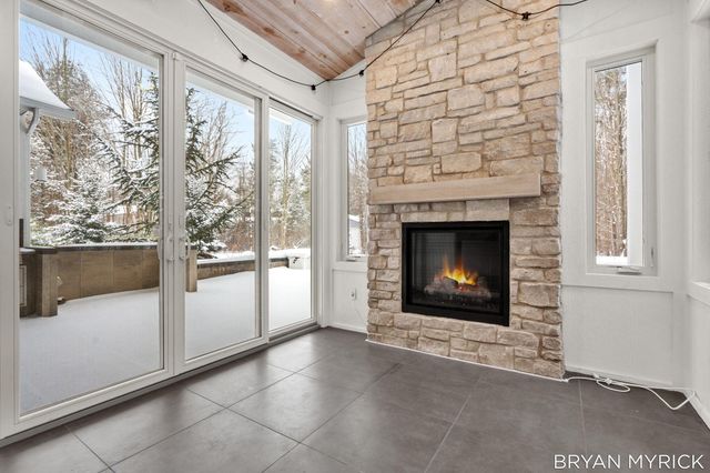 4656 Arbor Trail, Laketown Twp, MI 49423