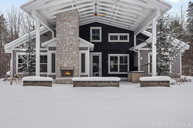 4656 Arbor Trail, Laketown Twp, MI 49423