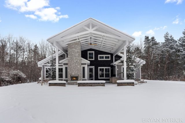 4656 Arbor Trail, Laketown Twp, MI 49423