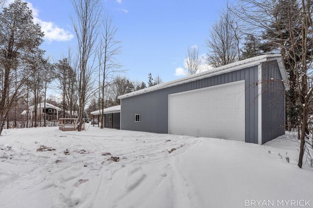 4656 Arbor Trail, Laketown Twp, MI 49423