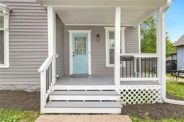 505 W Wea Street, Paola, KS 66071