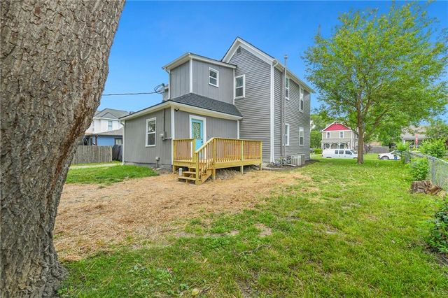 505 W Wea Street, Paola, KS 66071