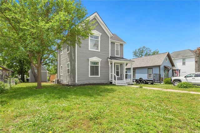 505 W Wea Street, Paola, KS 66071