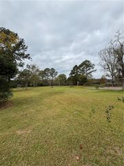 2112 Old Military Road, Mobile, AL 36605