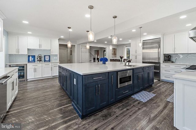 11 N WOODLEIGH DR, Cherry Hill, NJ 08003
