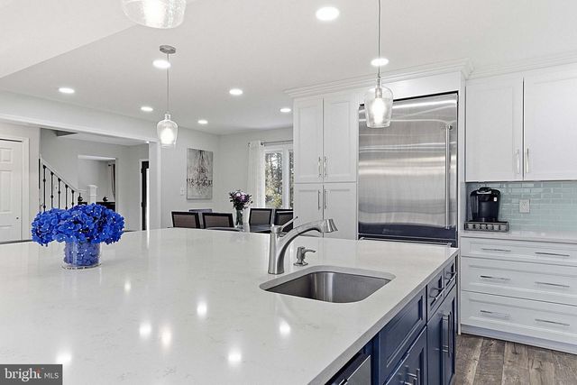 11 N WOODLEIGH DR, Cherry Hill, NJ 08003