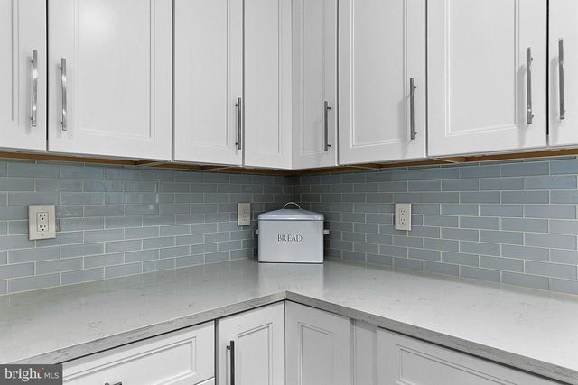 11 N WOODLEIGH DR, Cherry Hill, NJ 08003