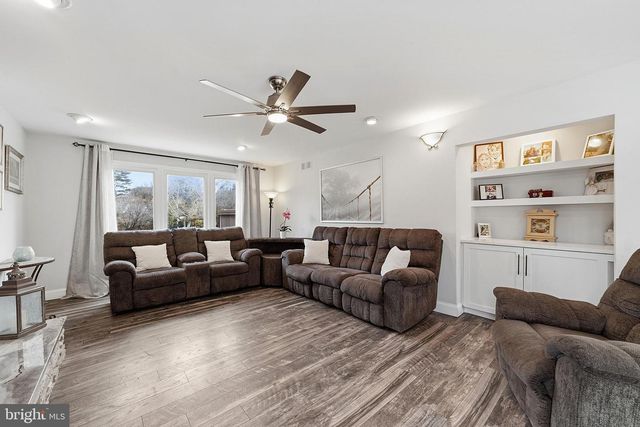 11 N WOODLEIGH DR, Cherry Hill, NJ 08003