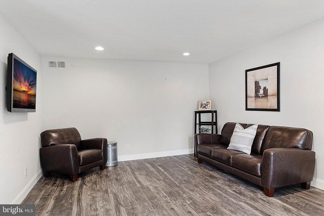 11 N WOODLEIGH DR, Cherry Hill, NJ 08003