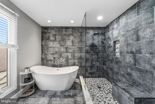11 N WOODLEIGH DR, Cherry Hill, NJ 08003