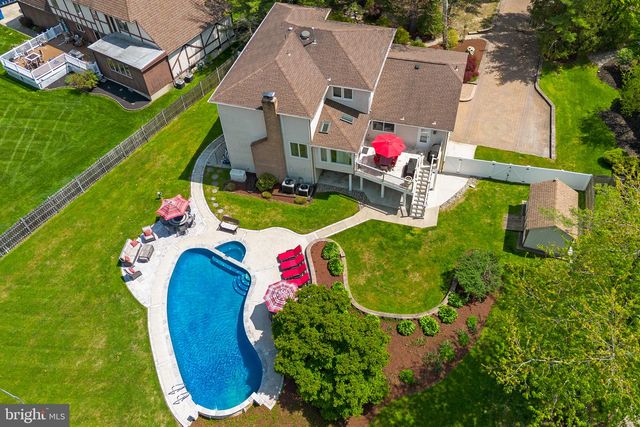 11 N WOODLEIGH DR, Cherry Hill, NJ 08003