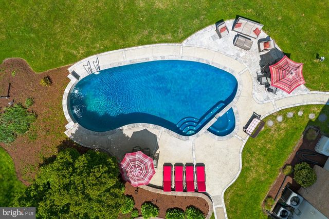 11 N WOODLEIGH DR, Cherry Hill, NJ 08003