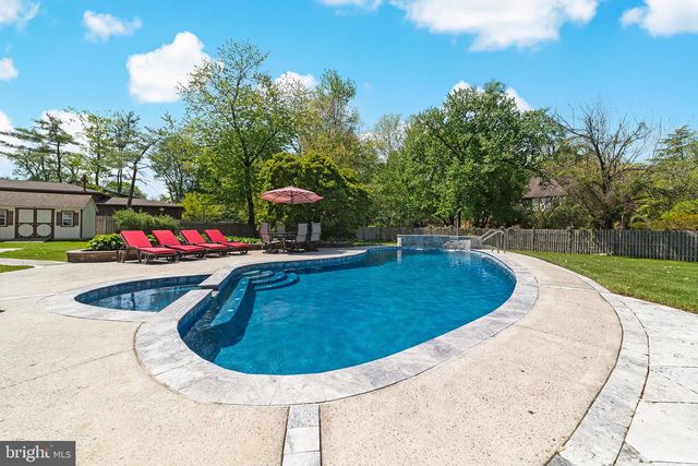 11 N WOODLEIGH DR, Cherry Hill, NJ 08003