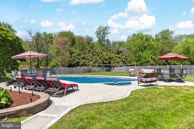 11 N WOODLEIGH DR, Cherry Hill, NJ 08003
