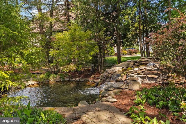 11 N WOODLEIGH DR, Cherry Hill, NJ 08003