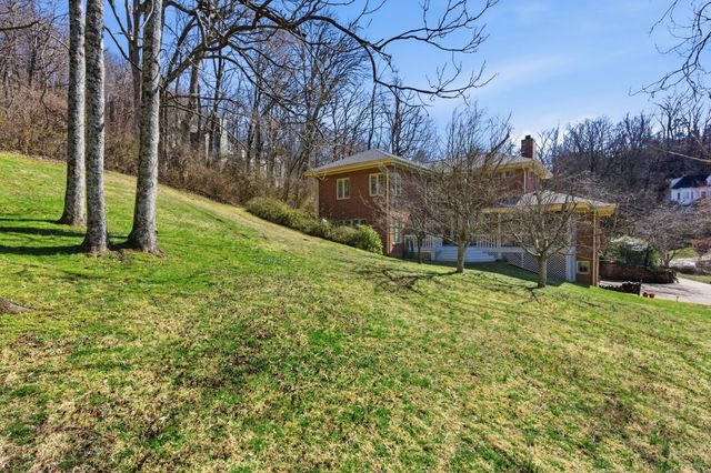 1961 Edenbridge Way, Nashville, TN 37215